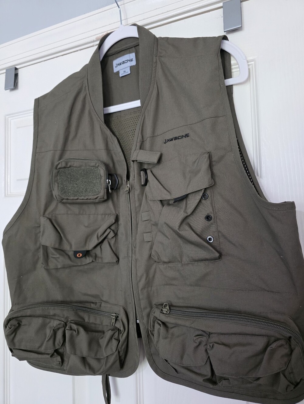 Jawbone Mens Army Green Fishing Vest Multiple PocketsFront Zip Size XL